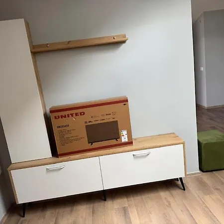 Xhovi 2 Apartman *