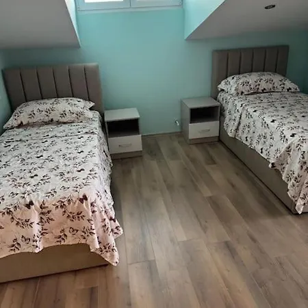 Xhovi 2 Ishull-Lezhë