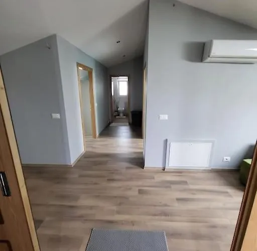 Xhovi 2 Ishull-Lezhe