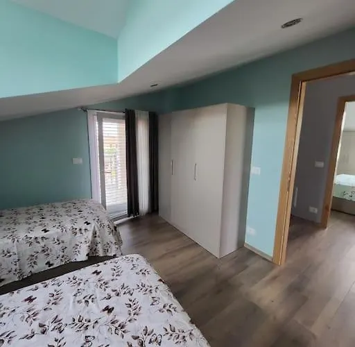 Xhovi 2 Apartament *