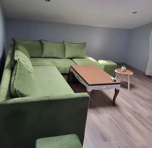 Xhovi 2 Ishull-Lezhe