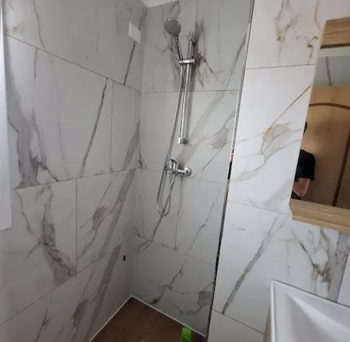 Xhovi 2 Ishull-Lezhe